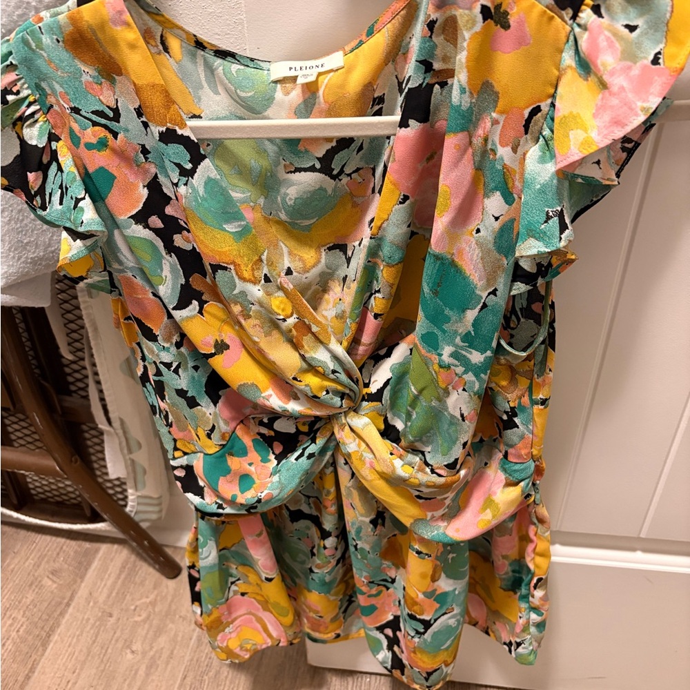 Pleione Floral Print Top in Teal, Yellow, Coral, Black - Picture 4 of 7